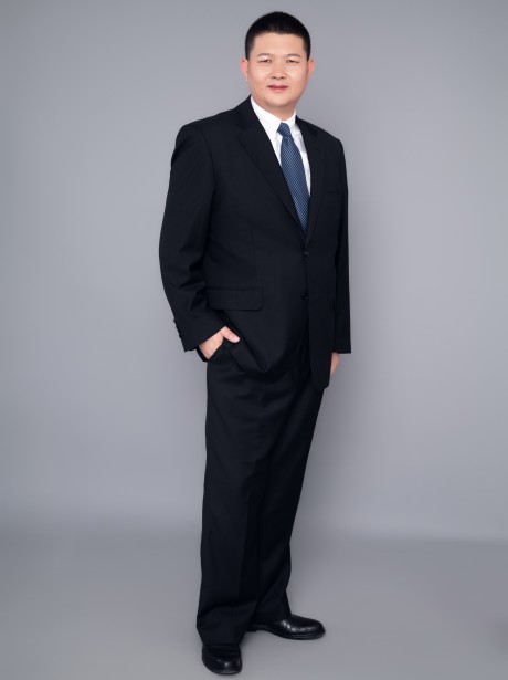 李伟东律师，男，1978年出生，2012年取得律师执业证，执业证号：16201201210173401。从事律师职业10年，现为甘肃赛莱律师事务所合伙人律师。联系电话：0931-4615831、邮箱：