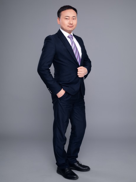 姜关斌律师，男，从事律师职业6年。现为甘肃赛莱律师事务所专职律师，现担任兰州市律师协会刑事专业委员会委员、兰州市律师协会民商事专业委员会委员。