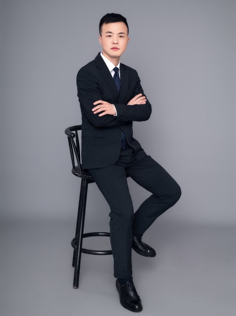 陈进军律师，毕业于甘肃政法大学律师业务专业，现为甘肃赛莱律师事务所专职律师。