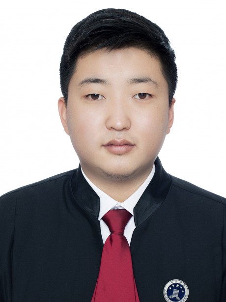 李欢龙律师，男，毕业于兰州大学，现为甘肃赛莱律师事务所专职律师。