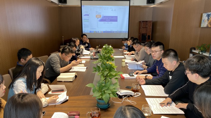 2021年1月22日，赛莱法学堂2021年第一期《最高人民法院关于适用<中华人民共和国民法典>有关担保制度的解释》专题分享学习会如期在本所会议室举行。本期由刘鹏、何红梅、杨辉泽三名律师作为