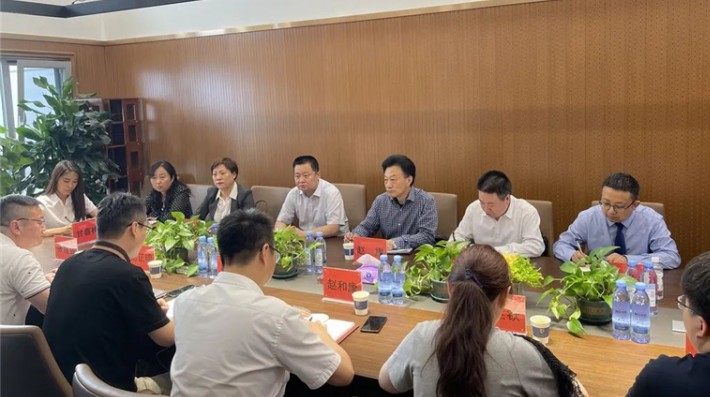 为了进一步摸清全省律师行业发展现状，不断推动律师行业发展。2022年5月26日下午，甘肃省律师协会会长赵耀、秘书长朱鹏彦、副秘书长秦晨、邹世语及秘书处办公室主任张俭等调研组一行在兰州市律师协会会长陈灿