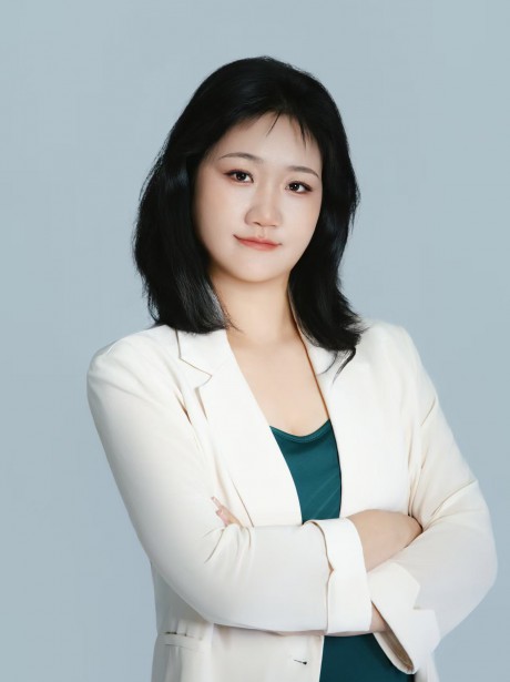 魏娇，女，汉族，1991年8月生。2015年获得南方医科大学经济学学士学位、法学学士学位（辅修）。2017年获得硕士研究生国家奖学金。2018年11月通过国家法律执业资格考试。2019年获得西北师范大