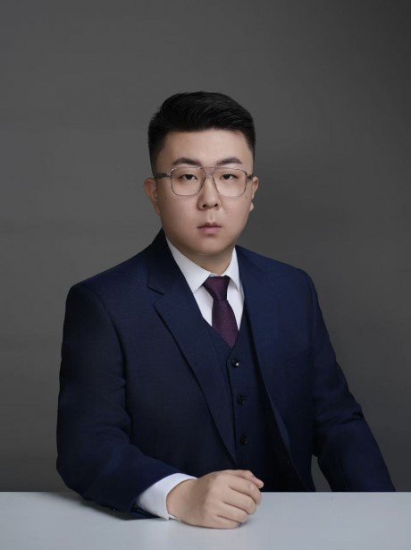 陈伟，男，2022年取得法律职业资格证书，现为甘肃赛莱律师事务所专职律师，执业证号：16201202410786145。联系电话：13369493179。主要擅长政府采购、民商事争议解决、医疗纠纷、劳