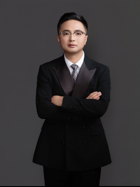 雒卿龙，男，2007年毕业于甘肃政法学院，2019年11月至今在甘肃赛莱律师事务所工作，现为甘肃赛莱律师事务所专职律师，执业证号：16201202110285189。专注于企业税务合规建设及相关刑事辩